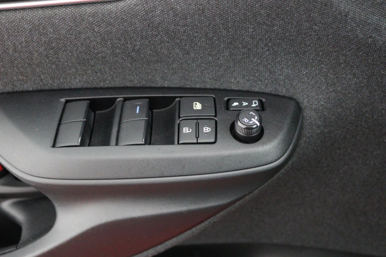 Toyota Yaris - 1.5 Hybrid Executive 28