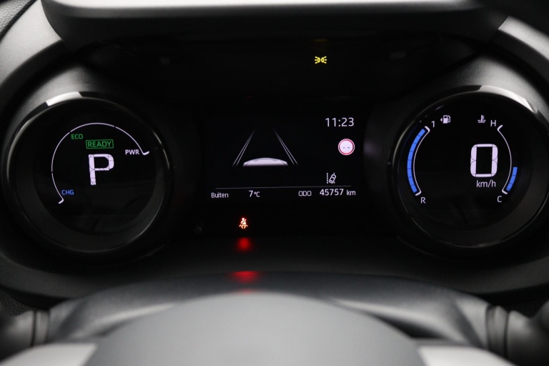 Toyota Yaris - 1.5 Hybrid Executive 6