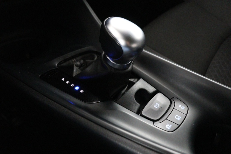 Toyota C-HR - 1.8 Hybrid Business 25