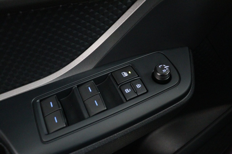 Toyota C-HR - 1.8 Hybrid Business 26
