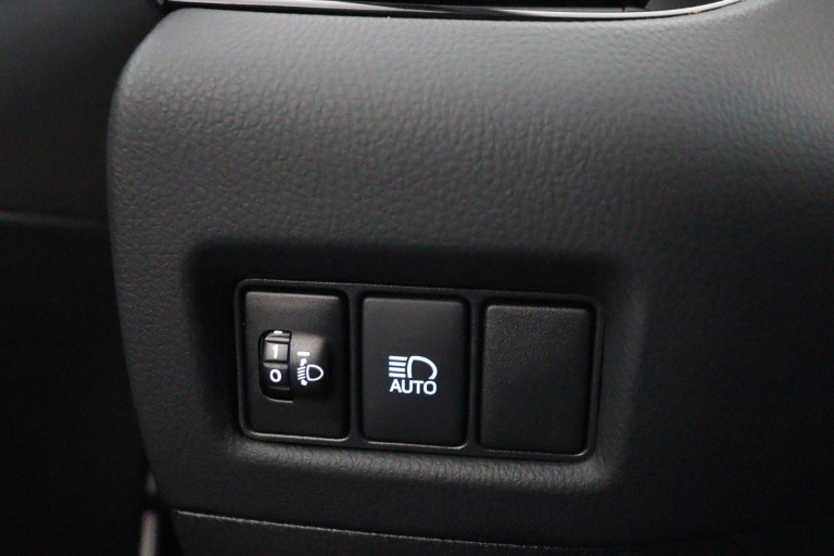 Toyota C-HR - 1.8 Hybrid Business 27