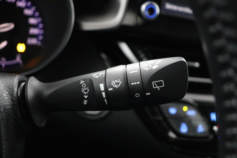 Toyota C-HR - 1.8 Hybrid Business 29