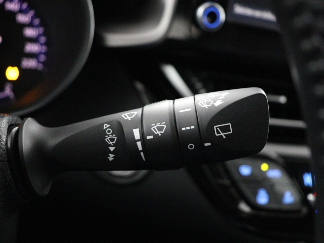 Toyota C-HR - 1.8 Hybrid Business