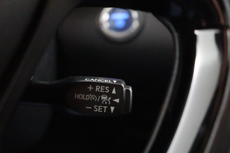 Toyota C-HR - 1.8 Hybrid Business 34