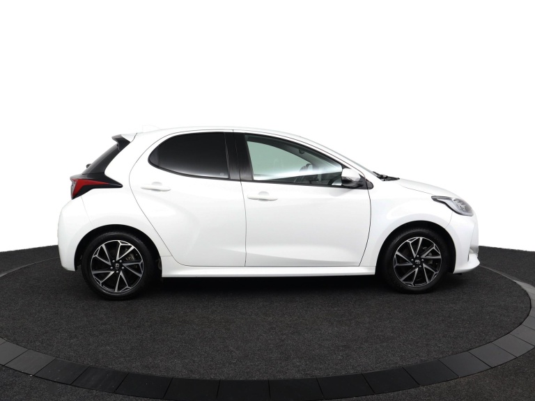 Toyota yaris - 1.5 Hybrid Dynamic 13