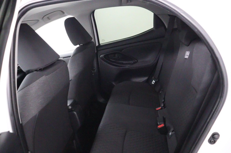 Toyota yaris - 1.5 Hybrid Dynamic 18