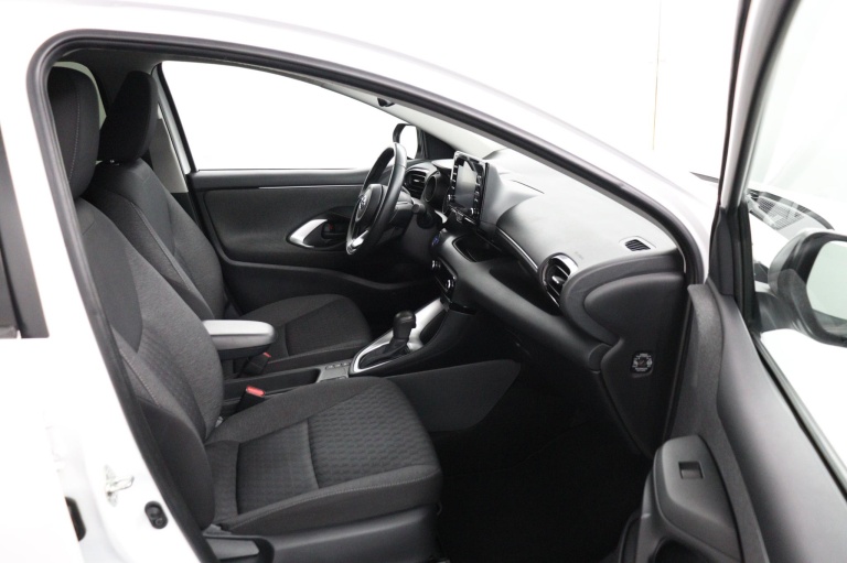 Toyota yaris - 1.5 Hybrid Dynamic 21