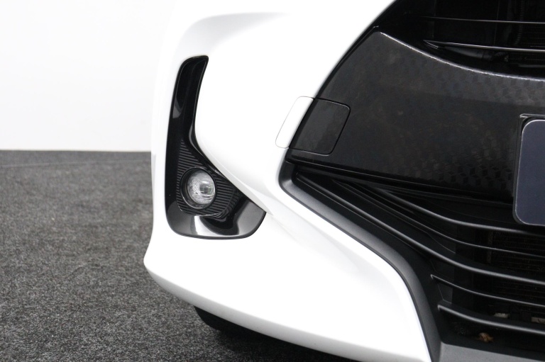 Toyota yaris - 1.5 Hybrid Dynamic 33