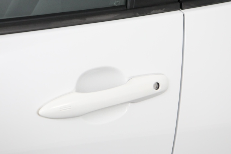 Toyota yaris - 1.5 Hybrid Dynamic 34