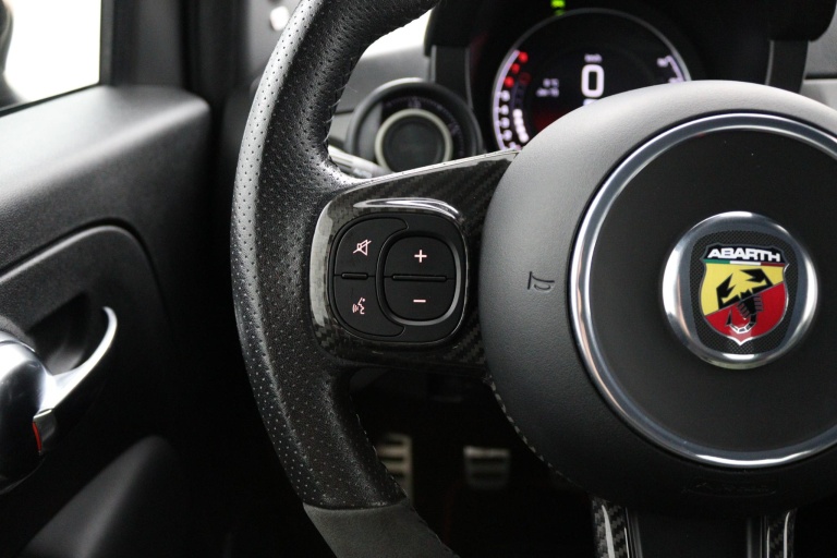 Fiat 500 C - 1.4 T-Jet Abarth Competizione 70th Anniversary 15