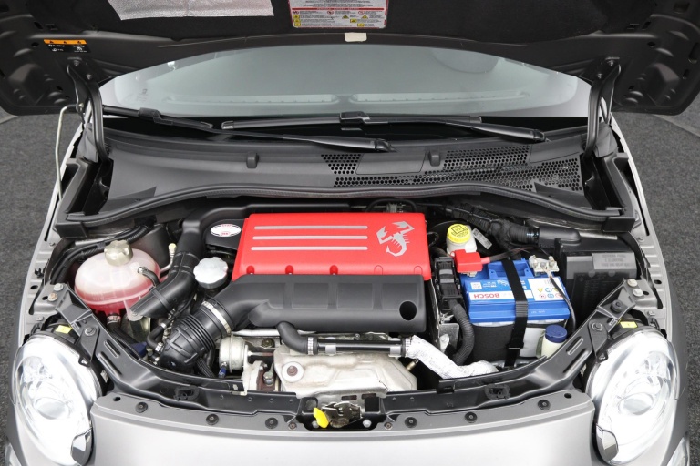 Fiat 500 C - 1.4 T-Jet Abarth Competizione 70th Anniversary 28