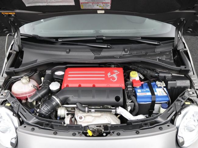 Fiat 500 C - 1.4 T-Jet Abarth Competizione 70th Anniversary