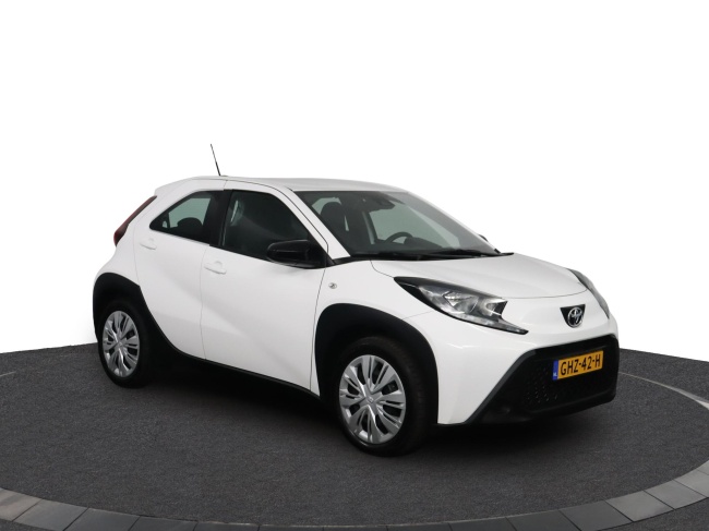 Toyota Aygo X - 1.0 VVT-i MT Play