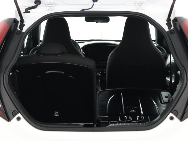 Toyota Aygo X - 1.0 VVT-i MT Play