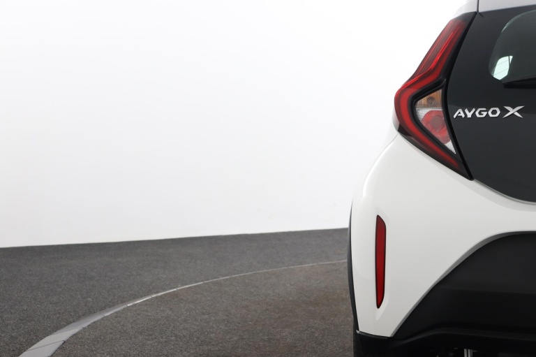 Toyota Aygo X - 1.0 VVT-i MT Play 38
