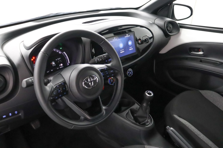 Toyota Aygo X - 1.0 VVT-i MT Play 42