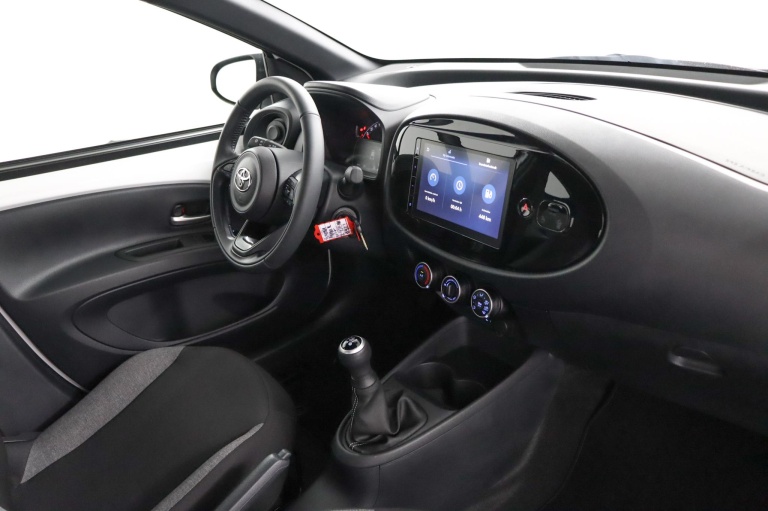 Toyota Aygo X - 1.0 VVT-i MT Play 44