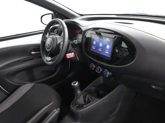 Toyota Aygo X - 1.0 VVT-i MT Play