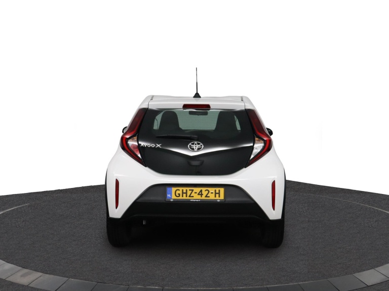 Toyota Aygo X - 1.0 VVT-i MT Play 51