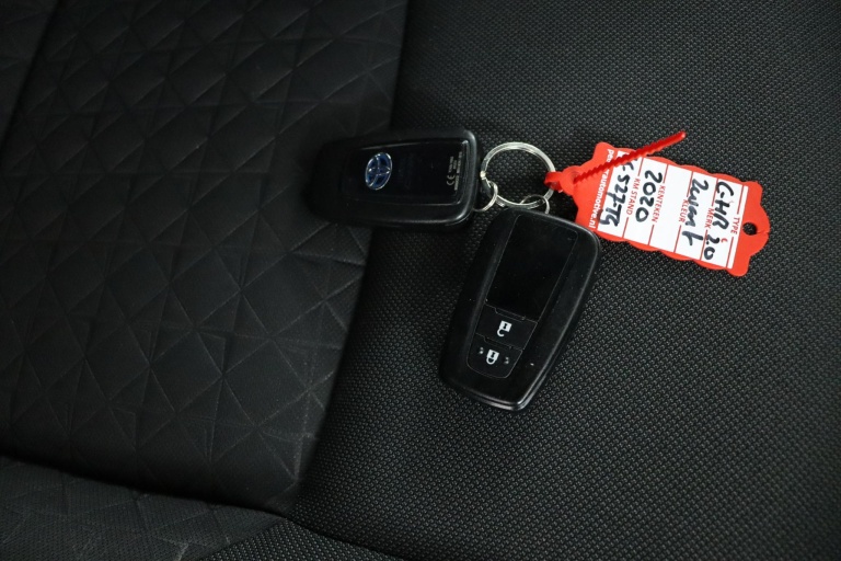 Toyota C-HR - 2.0 Hybrid First Edition 11