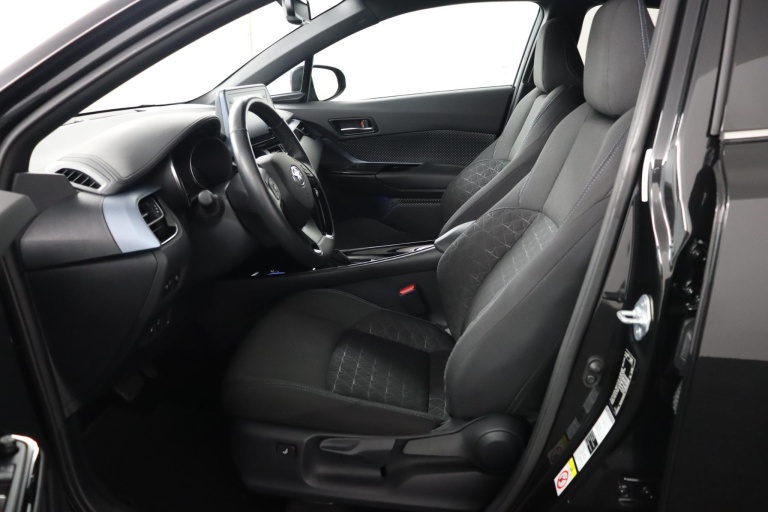 Toyota C-HR - 2.0 Hybrid First Edition 17