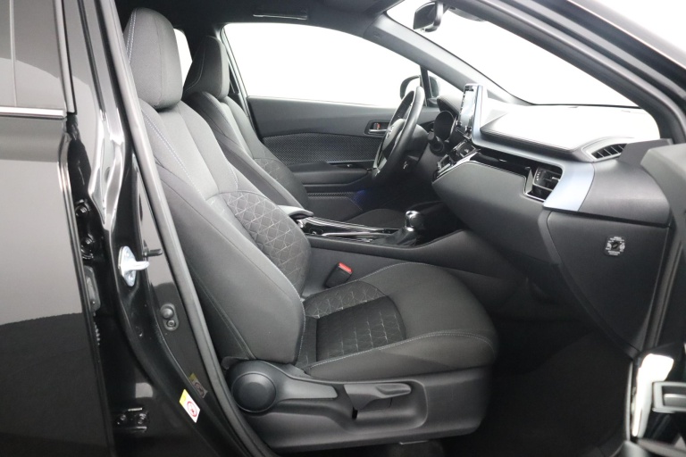 Toyota C-HR - 2.0 Hybrid First Edition 22