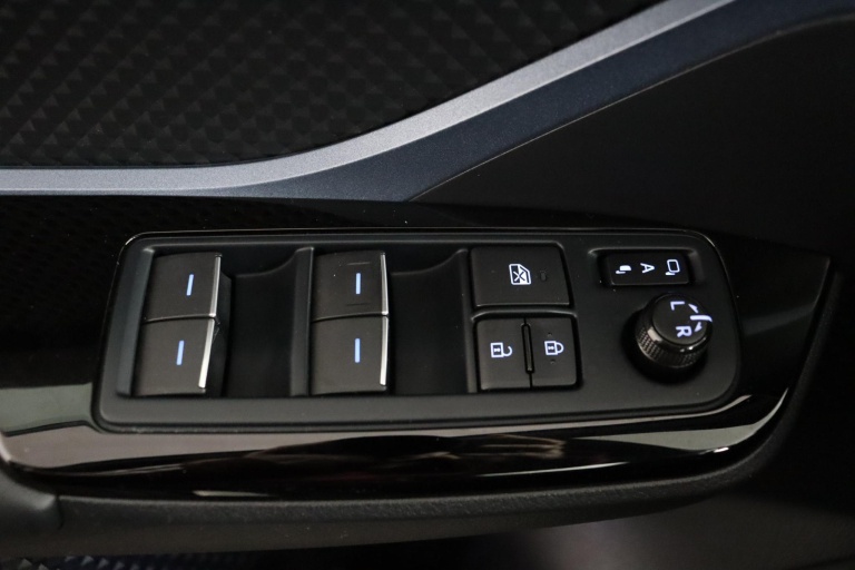 Toyota C-HR - 2.0 Hybrid First Edition 29