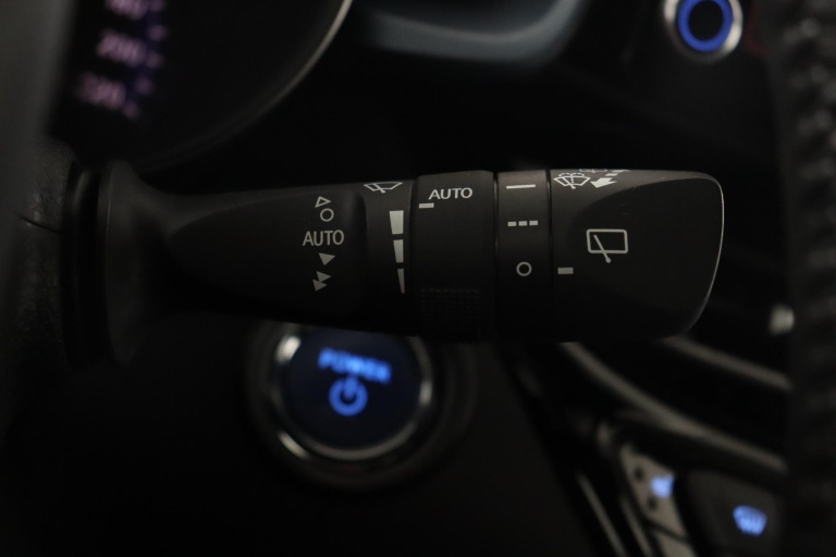 Toyota C-HR - 2.0 Hybrid First Edition 32