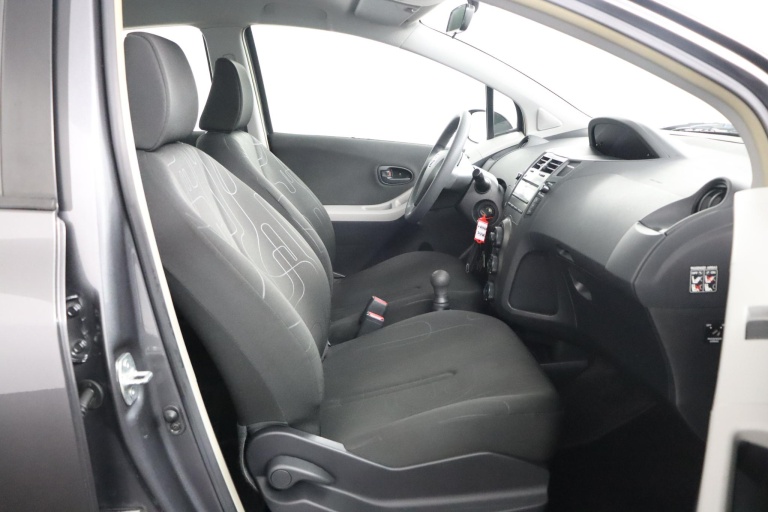 Toyota Yaris - 1.0 VVTi Acces 19