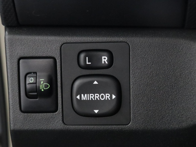 Toyota Yaris - 1.0 VVTi Acces