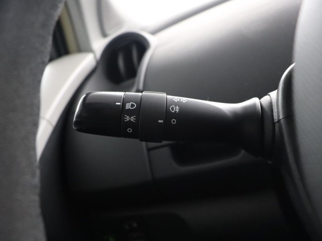 Toyota Yaris - 1.0 VVTi Acces