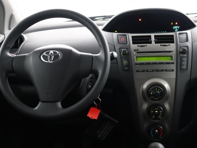 Toyota Yaris - 1.0 VVTi Acces