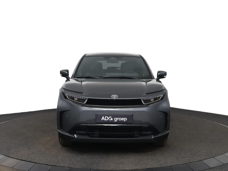 Toyota Urban Cruiser - Dynamic 61 kWh 16