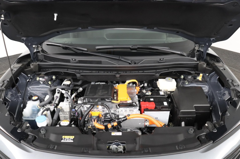 Toyota Urban Cruiser - Dynamic 61 kWh 33