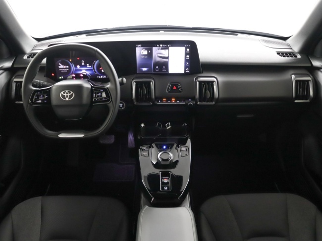 Toyota Urban Cruiser - Dynamic 61 kWh