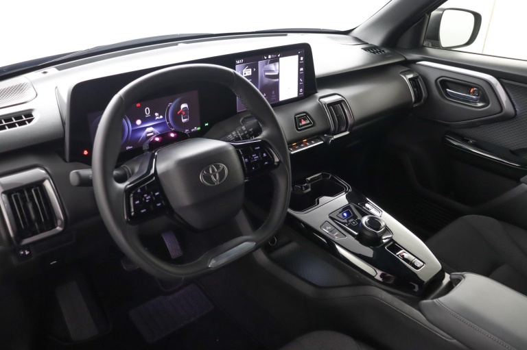 Toyota Urban Cruiser - Dynamic 61 kWh 53