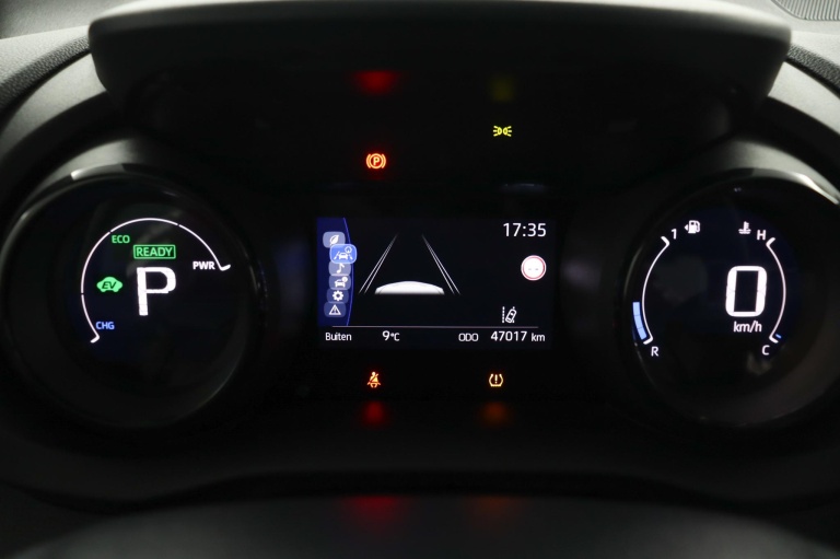 Toyota Yaris - 1.5 Hybrid Dynamic Limited 42