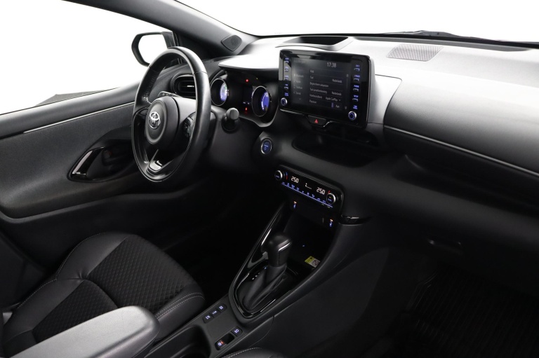 Toyota Yaris - 1.5 Hybrid Dynamic Limited 57