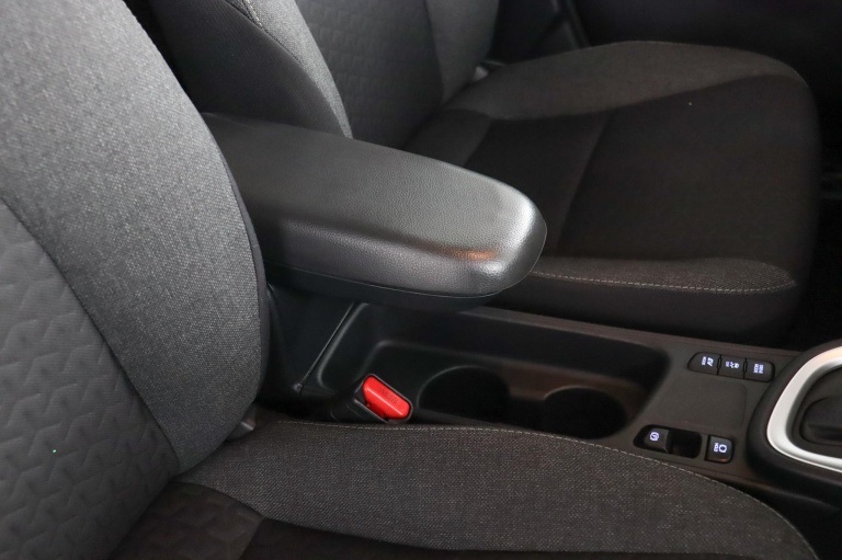 Toyota Yaris Cross - 1.5 Hybrid First Edition 37