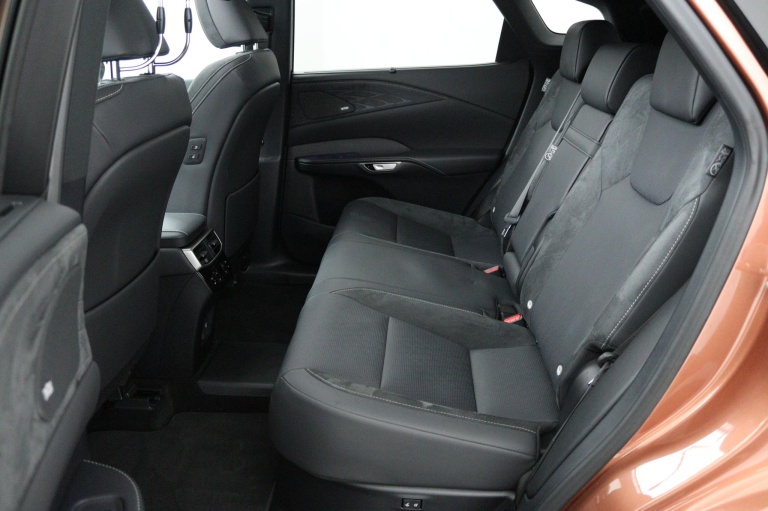 Lexus RX - 450h+ Plug-in Hybrid President Line 17