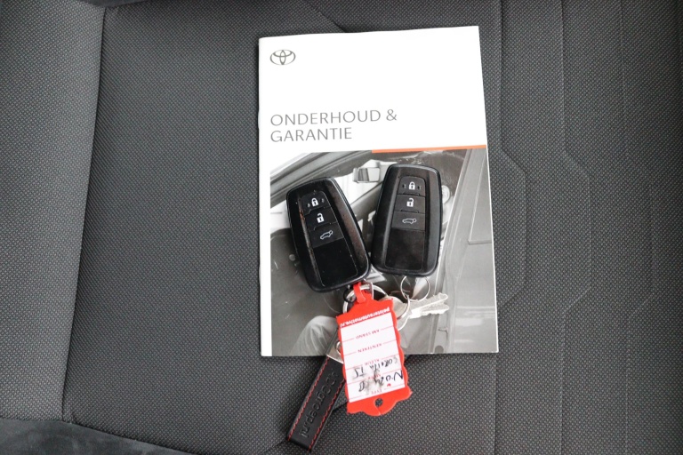 Toyota Corolla Touring Sports - 1.8 Hybrid Executive 26