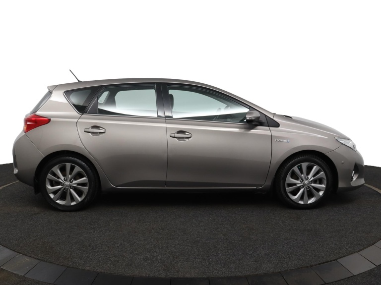 Toyota Auris - 1.8 Hybrid Executive 13