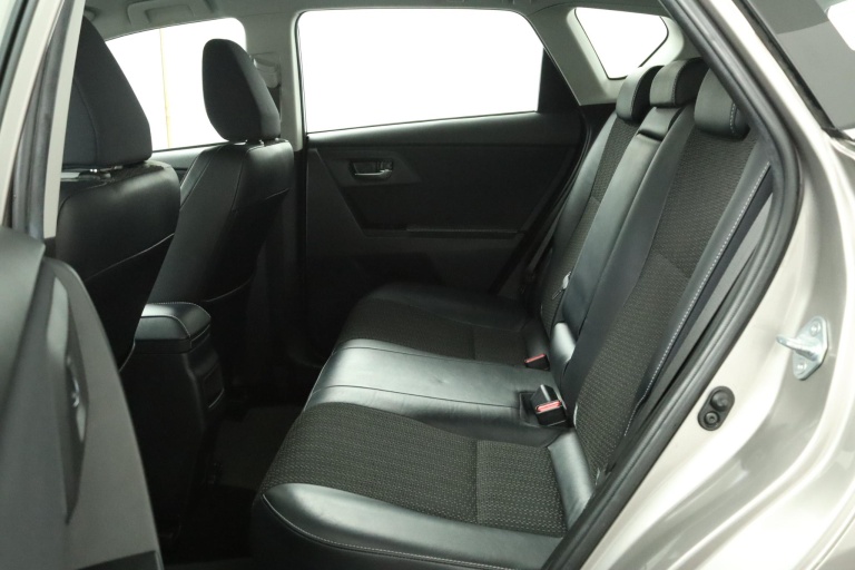 Toyota Auris - 1.8 Hybrid Executive 18