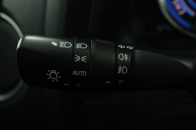 Toyota Auris - 1.8 Hybrid Executive 32