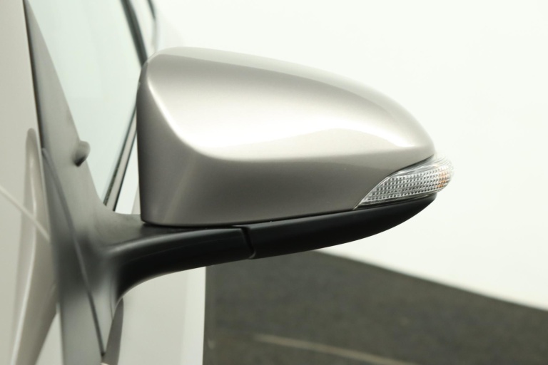 Toyota Auris - 1.8 Hybrid Executive 37