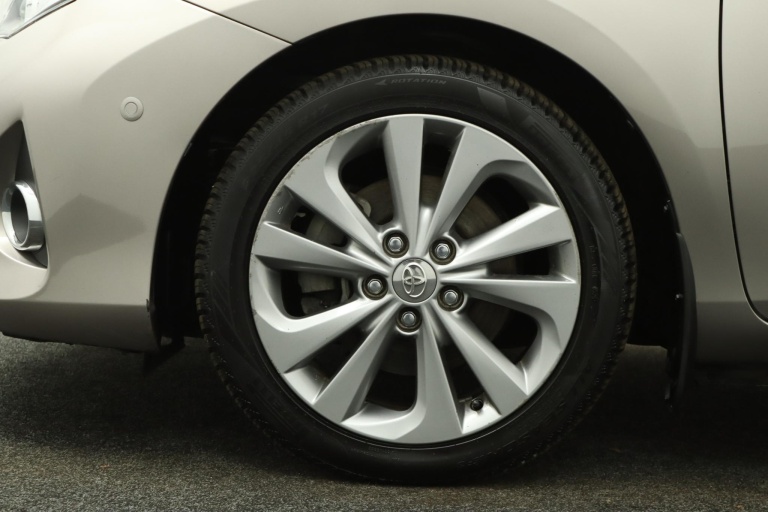 Toyota Auris - 1.8 Hybrid Executive 38
