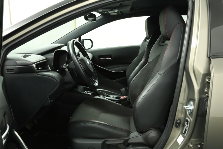 Toyota Corolla Touring Sports - 2.0 Hybrid Executive 17