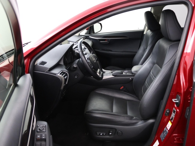 Lexus NX - 300h AWD President Line