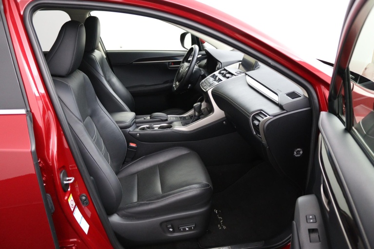 Lexus NX - 300h AWD President Line 22