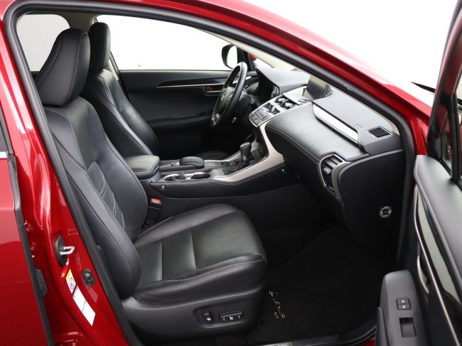 Lexus NX - 300h AWD President Line